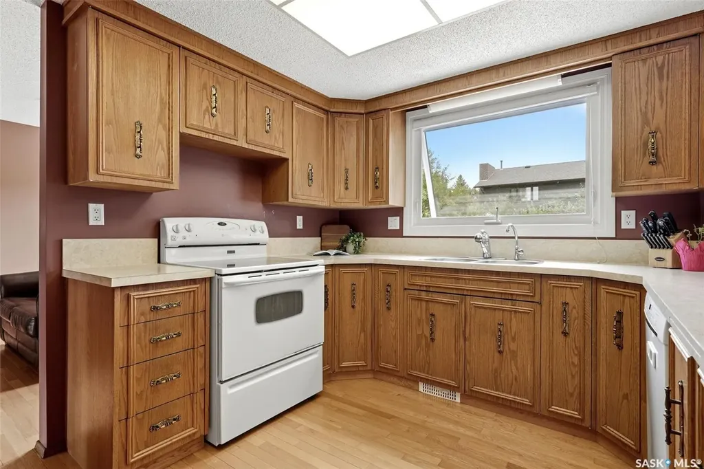 118 Lincoln Drive Regina SK S4S 6R3