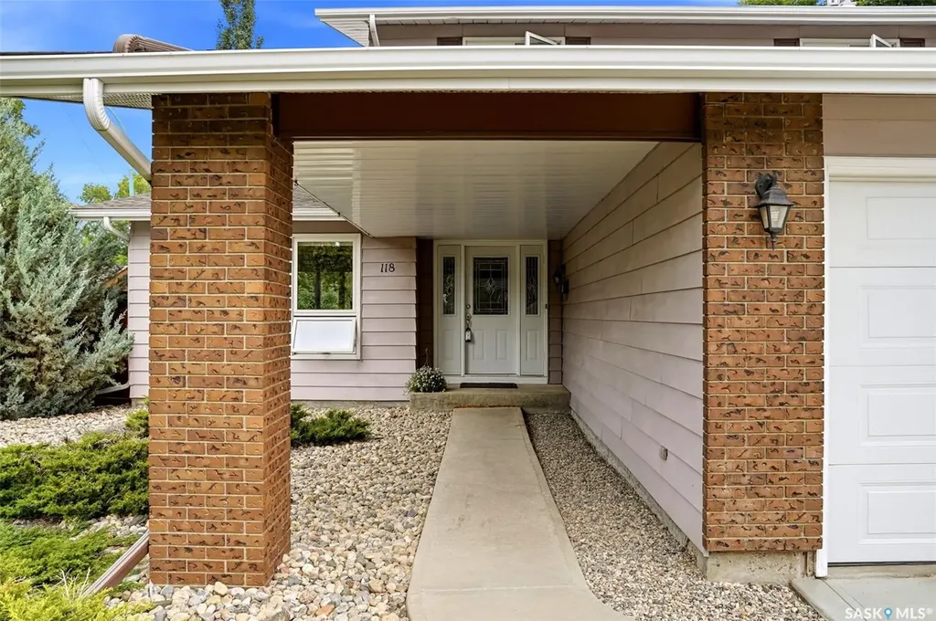 118 Lincoln Drive Regina SK S4S 6R3