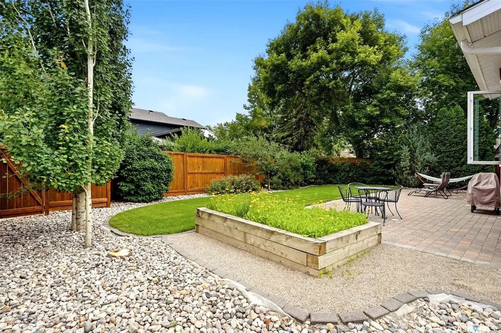 118 Lincoln Drive Regina SK S4S 6R3