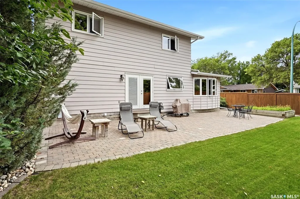 118 Lincoln Drive Regina SK S4S 6R3