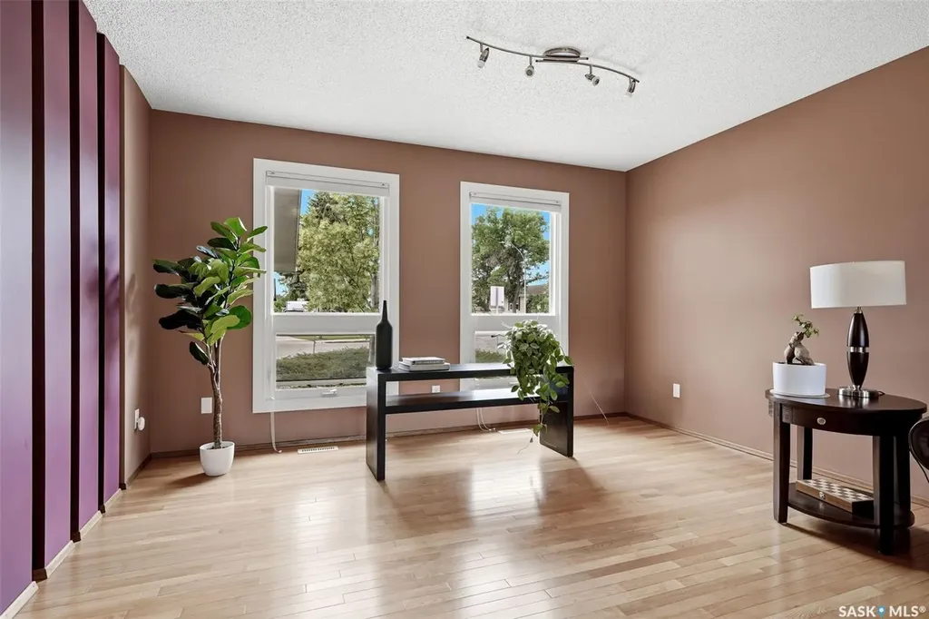 118 Lincoln Drive Regina SK S4S 6R3