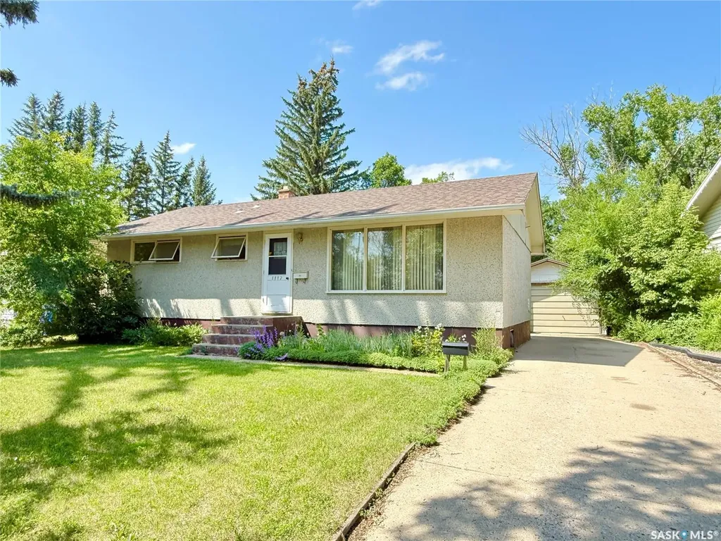 1117 Hartney Avenue Weyburn SK S4H 0L9