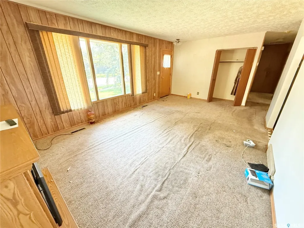 1117 Hartney Avenue Weyburn SK S4H 0L9