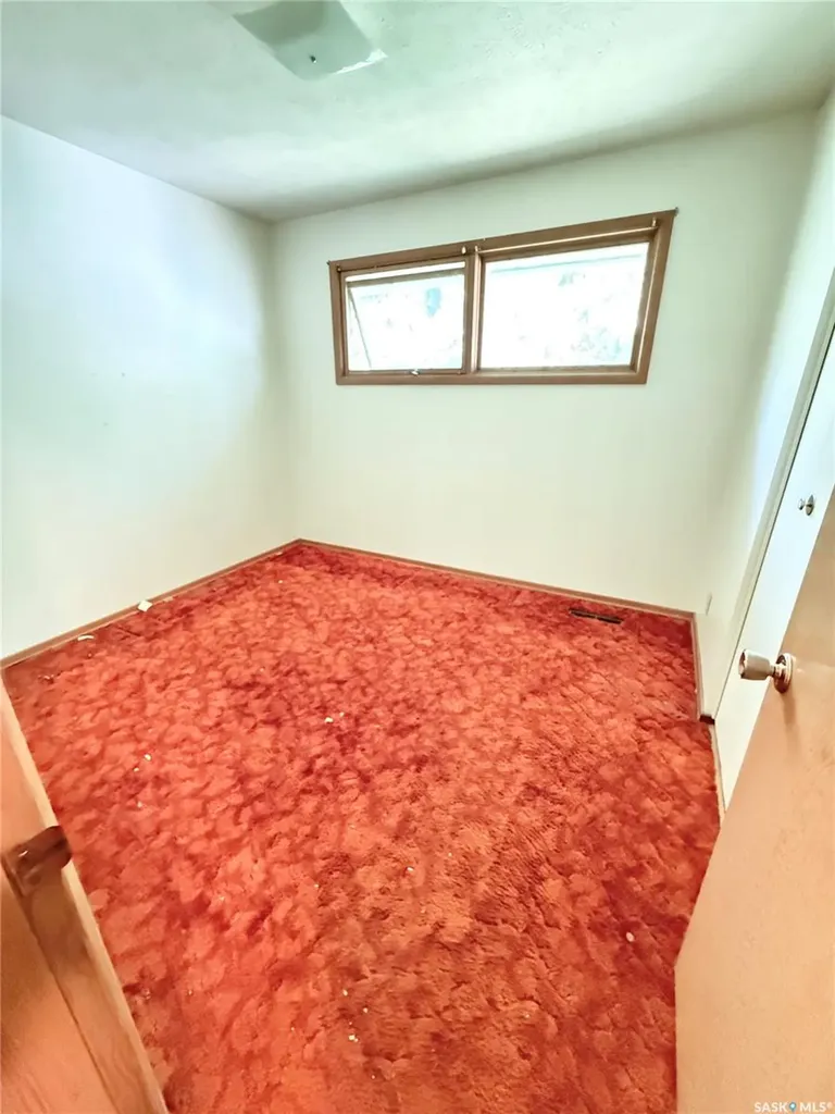 1117 Hartney Avenue Weyburn SK S4H 0L9