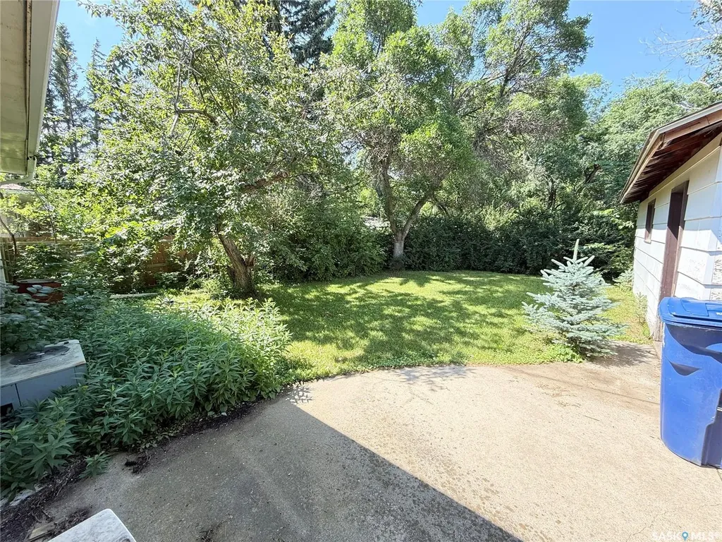 1117 Hartney Avenue Weyburn SK S4H 0L9