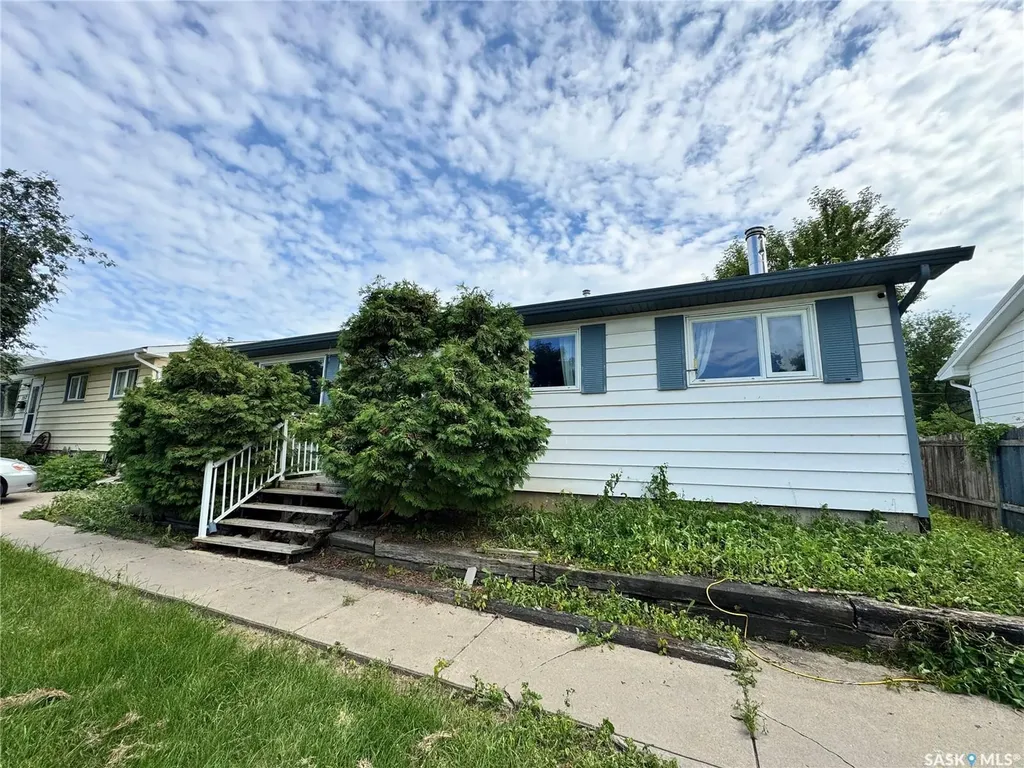 553 26th Street E Prince Albert SK S6V 1V4