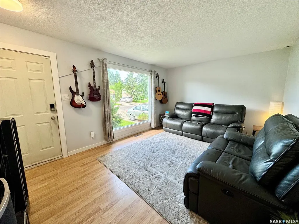 553 26th Street E Prince Albert SK S6V 1V4