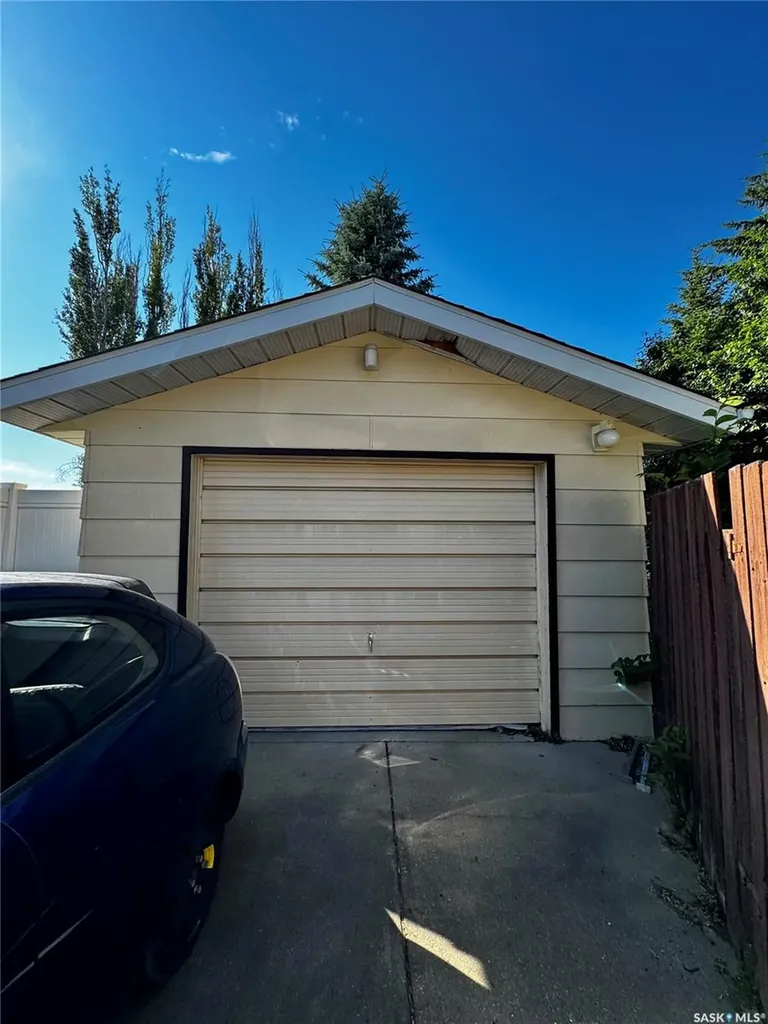 3554 Fairlight Drive Saskatoon SK S7M 4T3