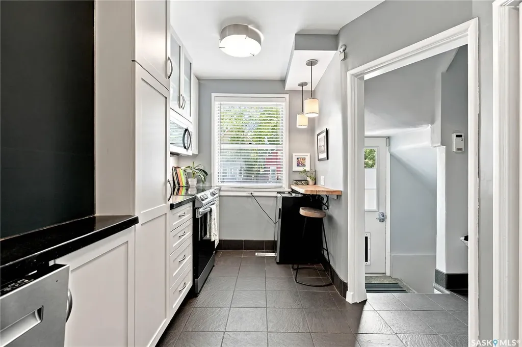 627 12th Street E Saskatoon SK S7N 0H3