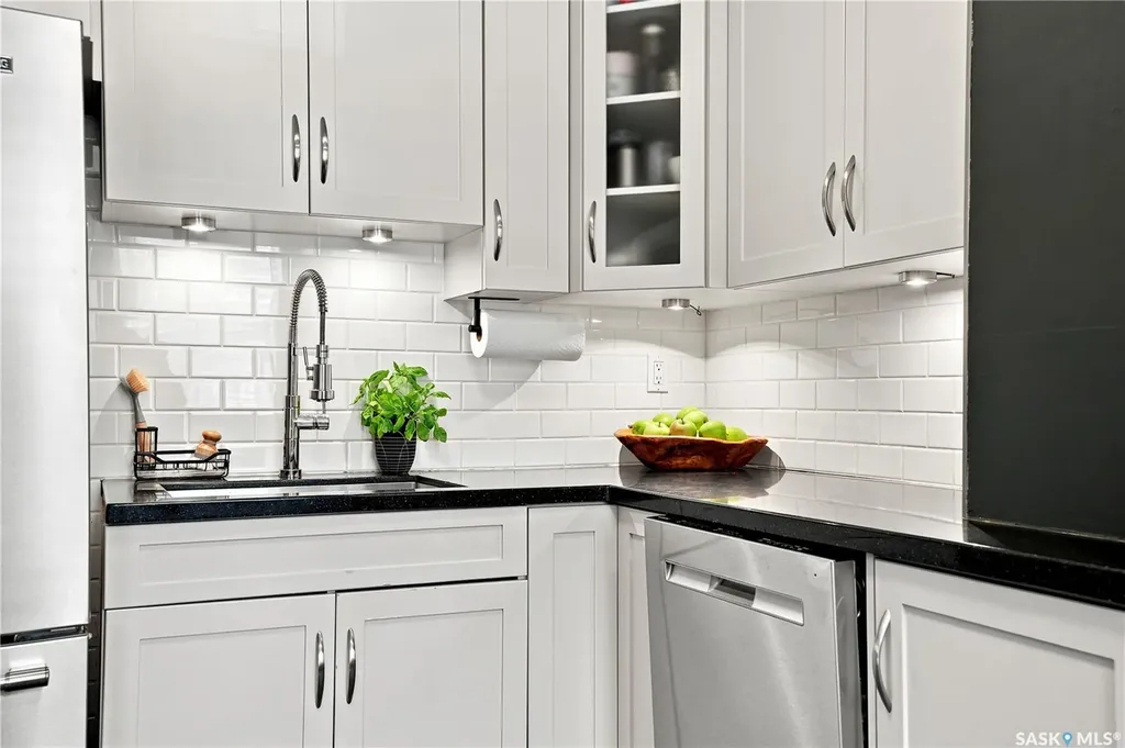 627 12th Street E Saskatoon SK S7N 0H3