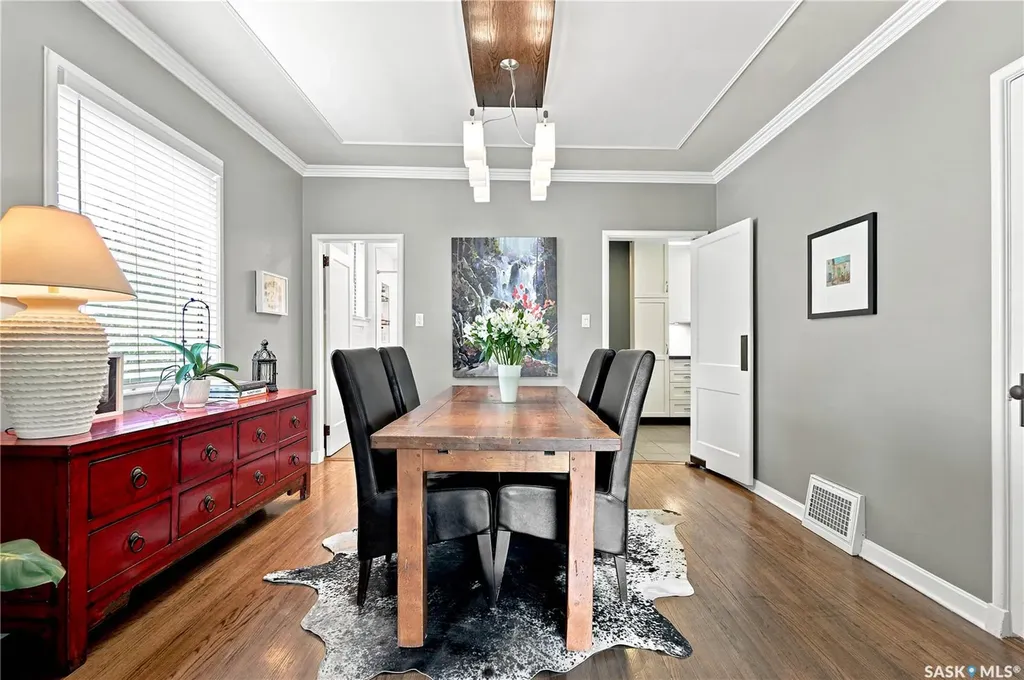 627 12th Street E Saskatoon SK S7N 0H3