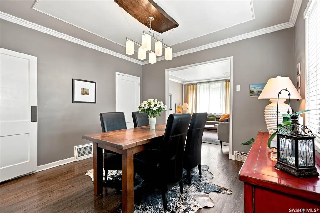 627 12th Street E Saskatoon SK S7N 0H3