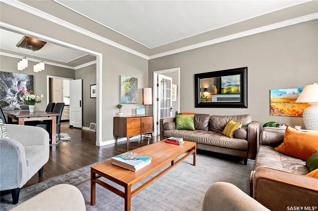 627 12th Street E Saskatoon SK S7N 0H3
