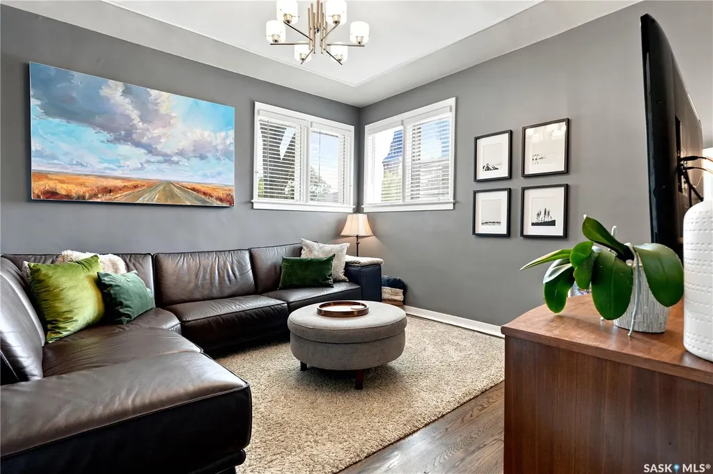627 12th Street E Saskatoon SK S7N 0H3