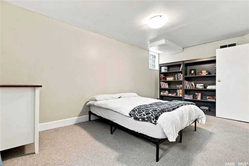 627 12th Street E Saskatoon SK S7N 0H3