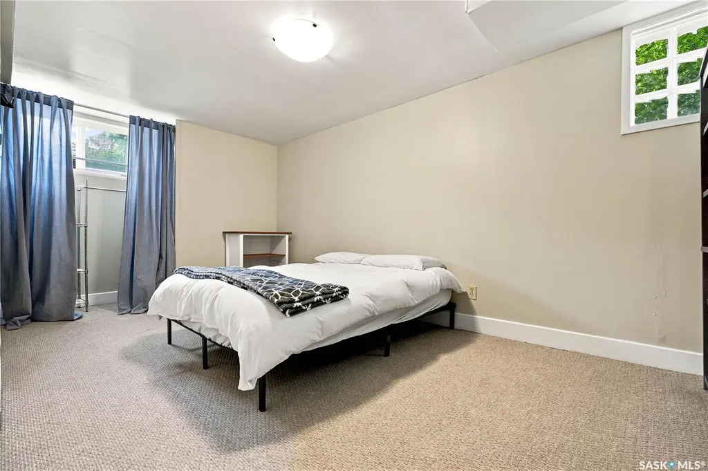 627 12th Street E Saskatoon SK S7N 0H3