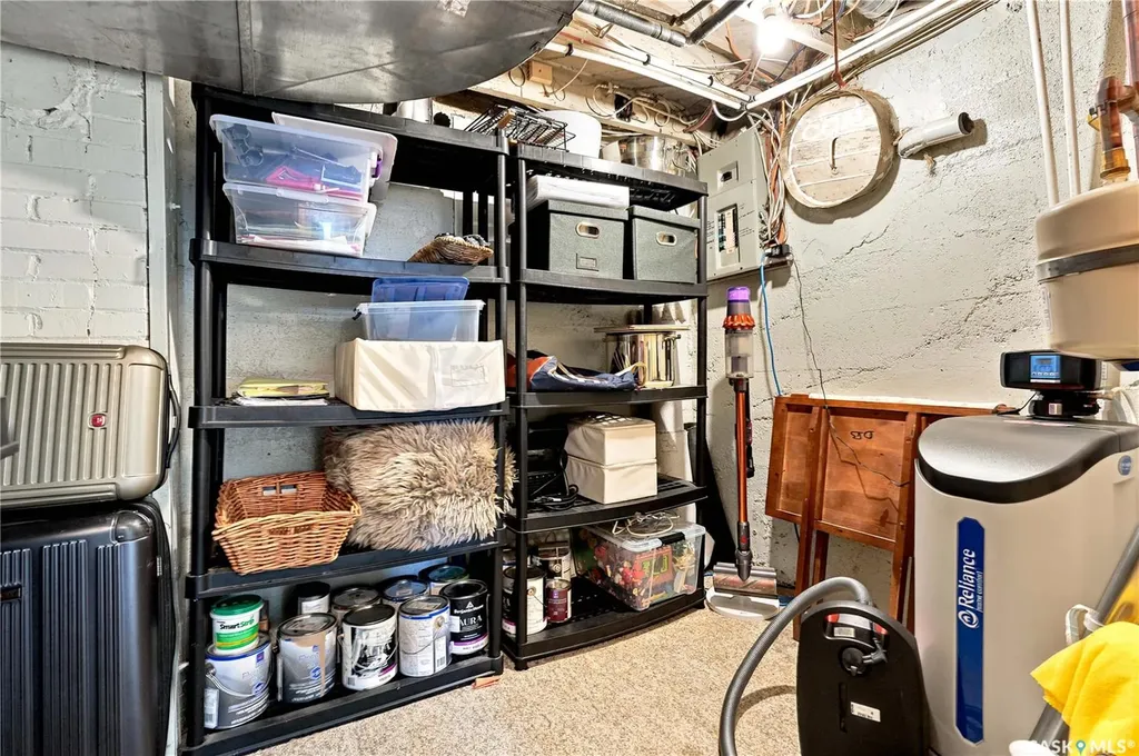 627 12th Street E Saskatoon SK S7N 0H3