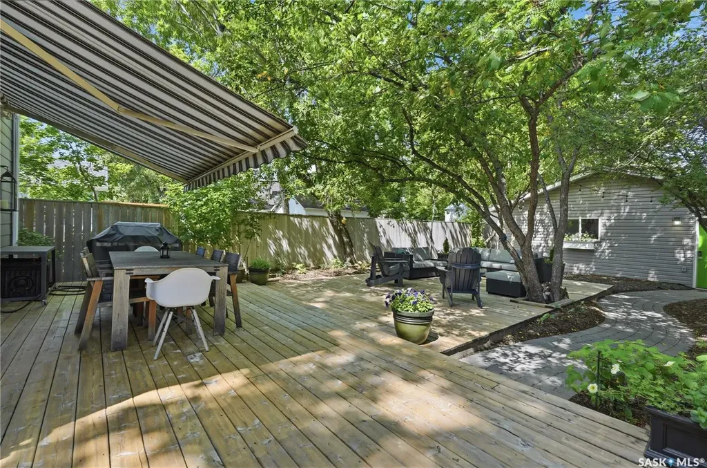 627 12th Street E Saskatoon SK S7N 0H3