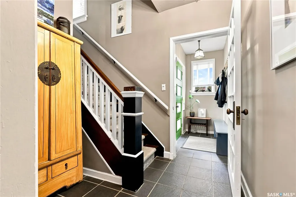 627 12th Street E Saskatoon SK S7N 0H3