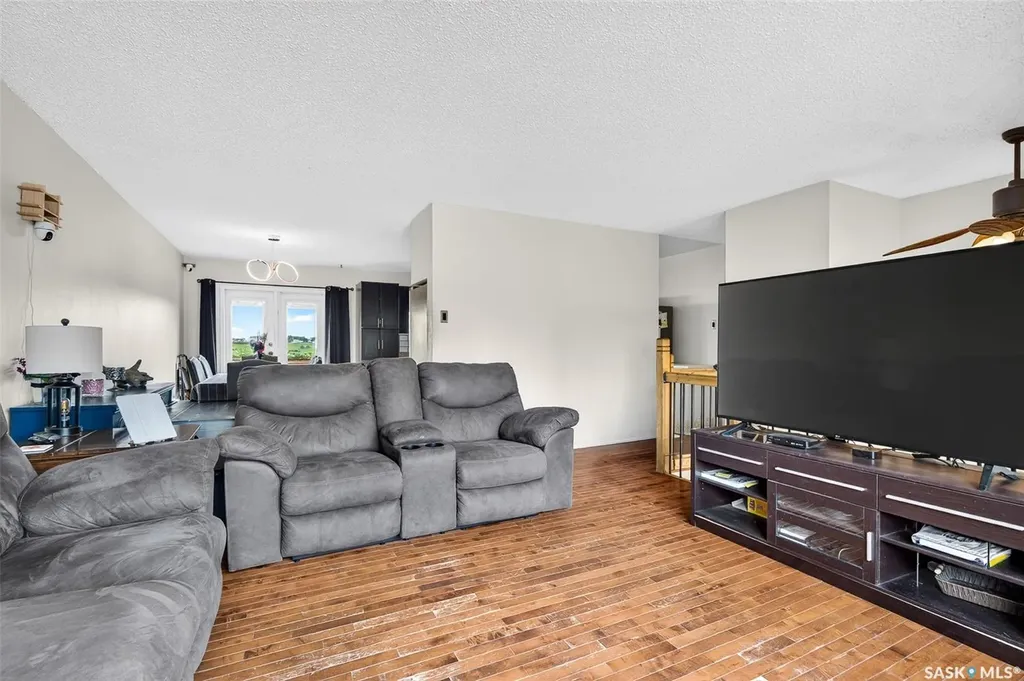 1355 Manitou Crescent Moose Jaw SK S6H 7C4