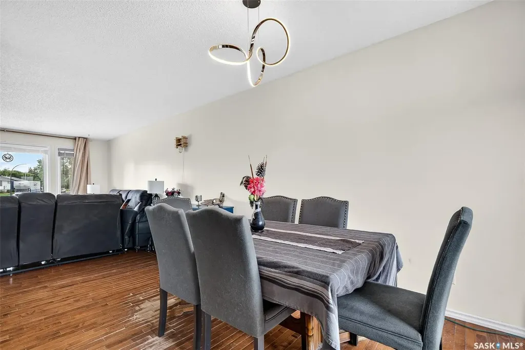 1355 Manitou Crescent Moose Jaw SK S6H 7C4