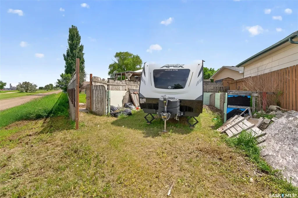 1355 Manitou Crescent Moose Jaw SK S6H 7C4