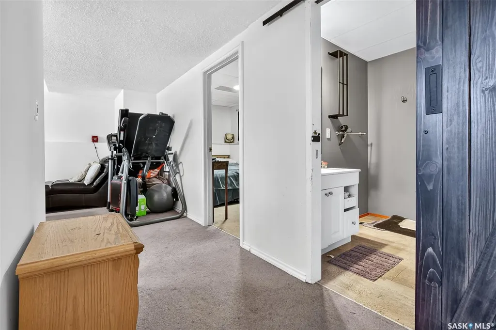 1355 Manitou Crescent Moose Jaw SK S6H 7C4