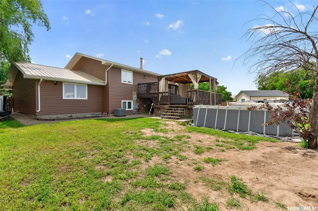 1355 Manitou Crescent Moose Jaw SK S6H 7C4
