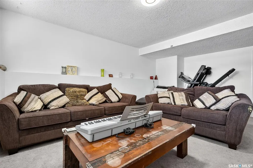 1355 Manitou Crescent Moose Jaw SK S6H 7C4