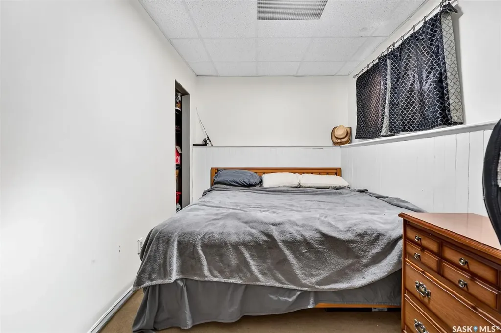 1355 Manitou Crescent Moose Jaw SK S6H 7C4