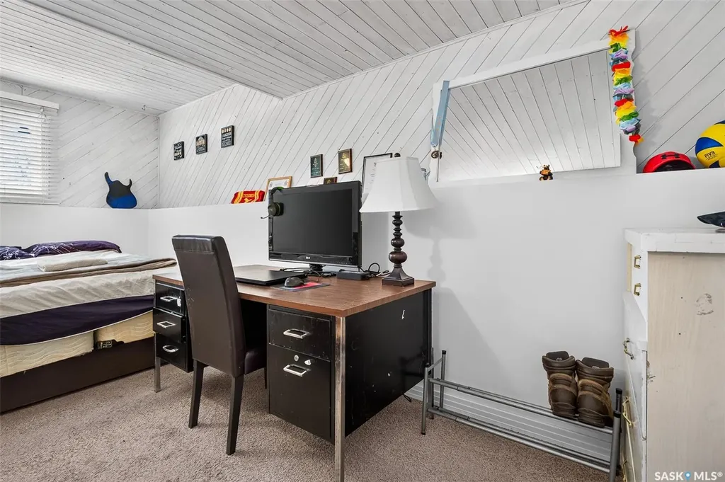 1355 Manitou Crescent Moose Jaw SK S6H 7C4