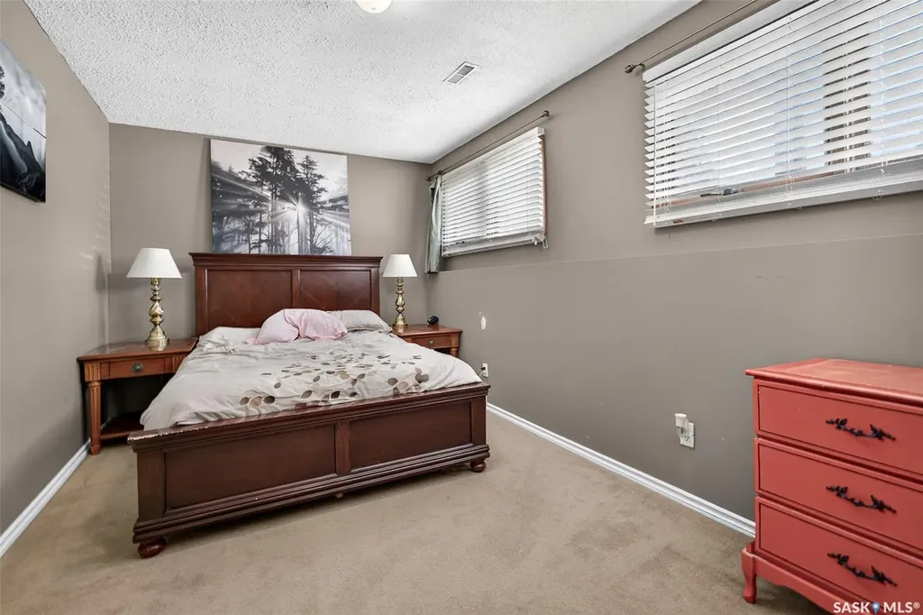 1355 Manitou Crescent Moose Jaw SK S6H 7C4