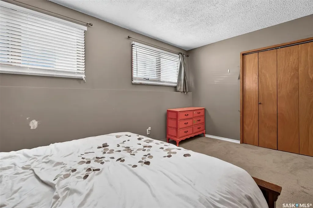 1355 Manitou Crescent Moose Jaw SK S6H 7C4