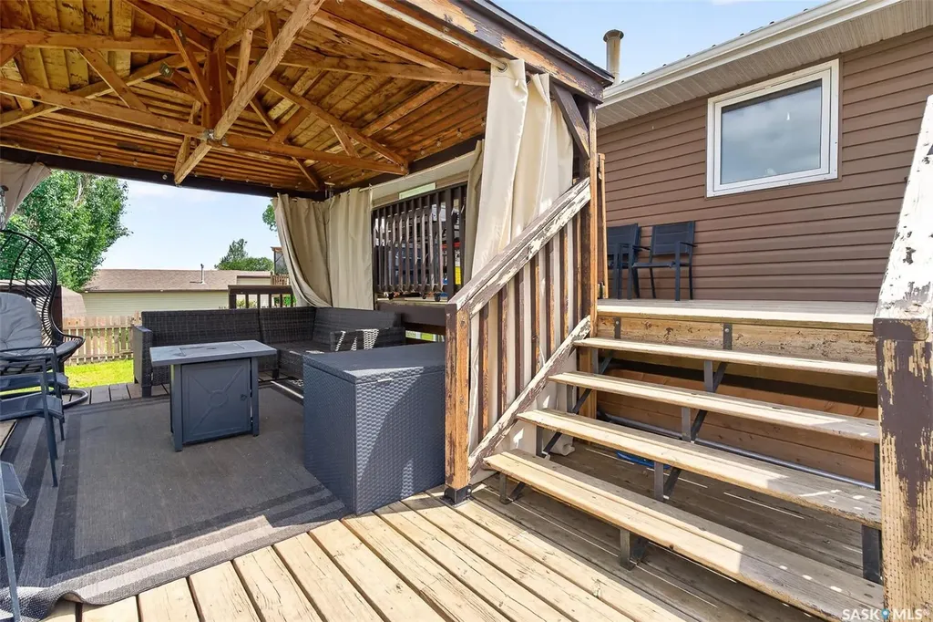 1355 Manitou Crescent Moose Jaw SK S6H 7C4