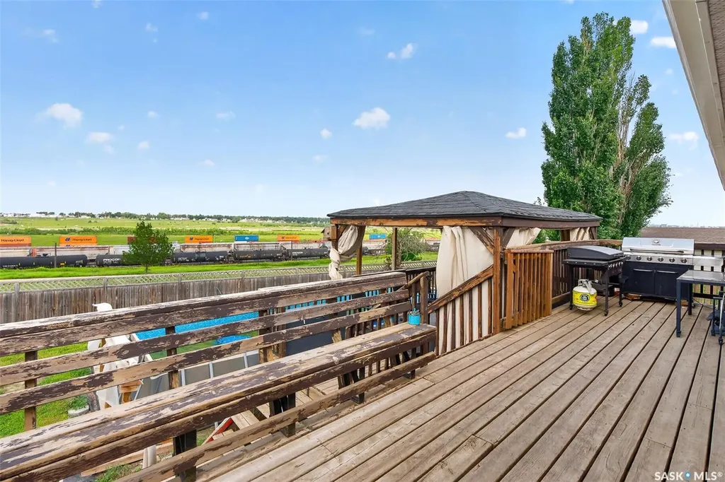 1355 Manitou Crescent Moose Jaw SK S6H 7C4