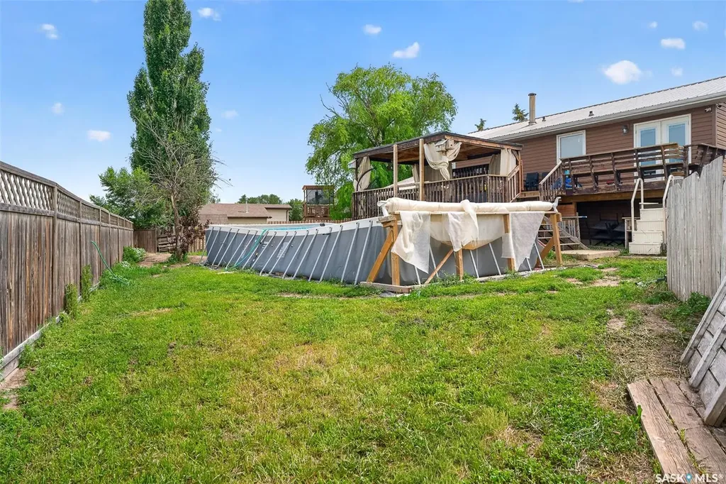 1355 Manitou Crescent Moose Jaw SK S6H 7C4