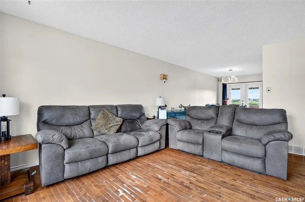 1355 Manitou Crescent Moose Jaw SK S6H 7C4