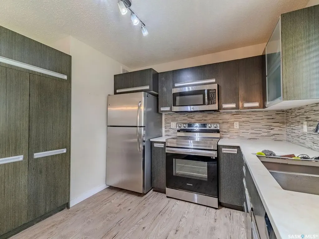 135 Ashworth Crescent Saskatoon SK S7T 0N1