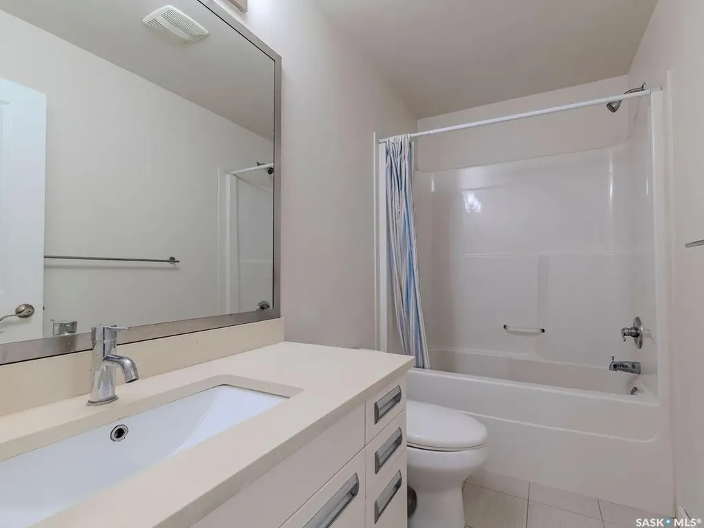 135 Ashworth Crescent Saskatoon SK S7T 0N1