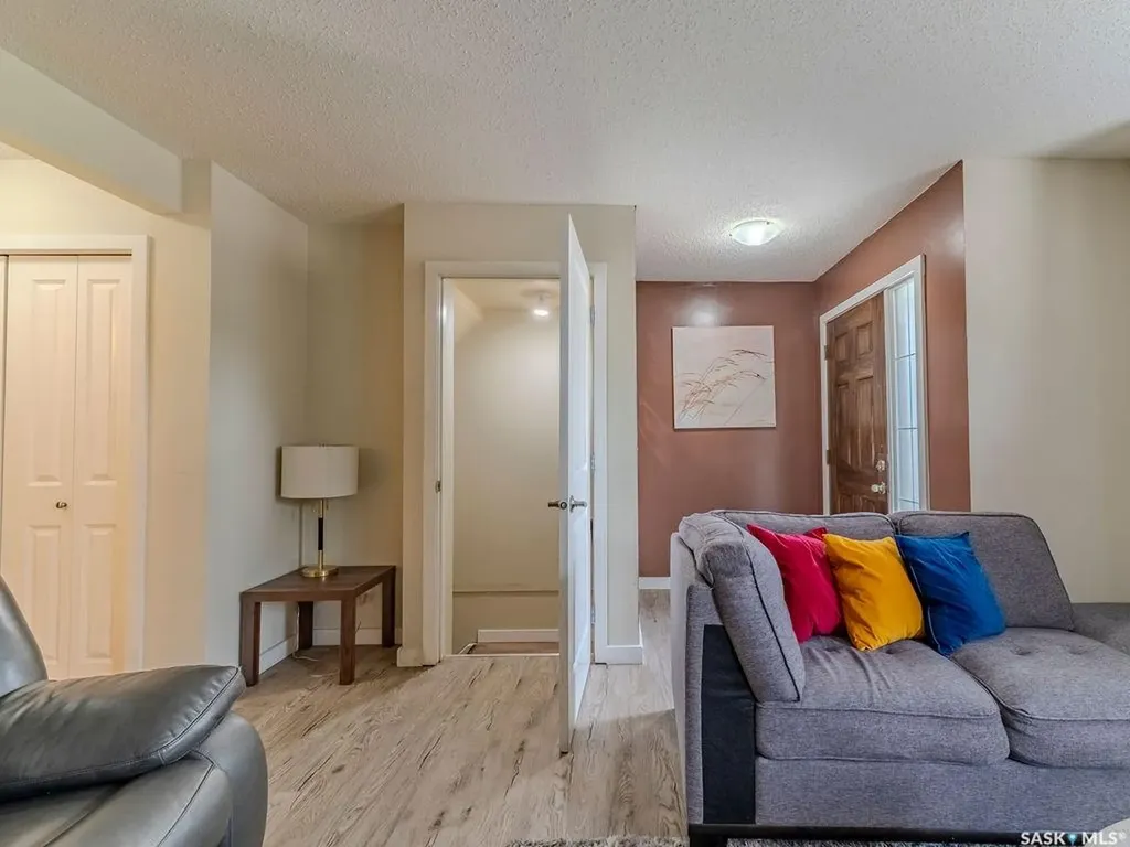 135 Ashworth Crescent Saskatoon SK S7T 0N1