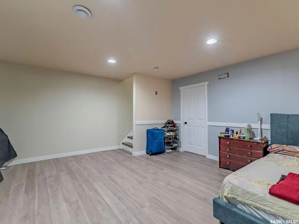 135 Ashworth Crescent Saskatoon SK S7T 0N1