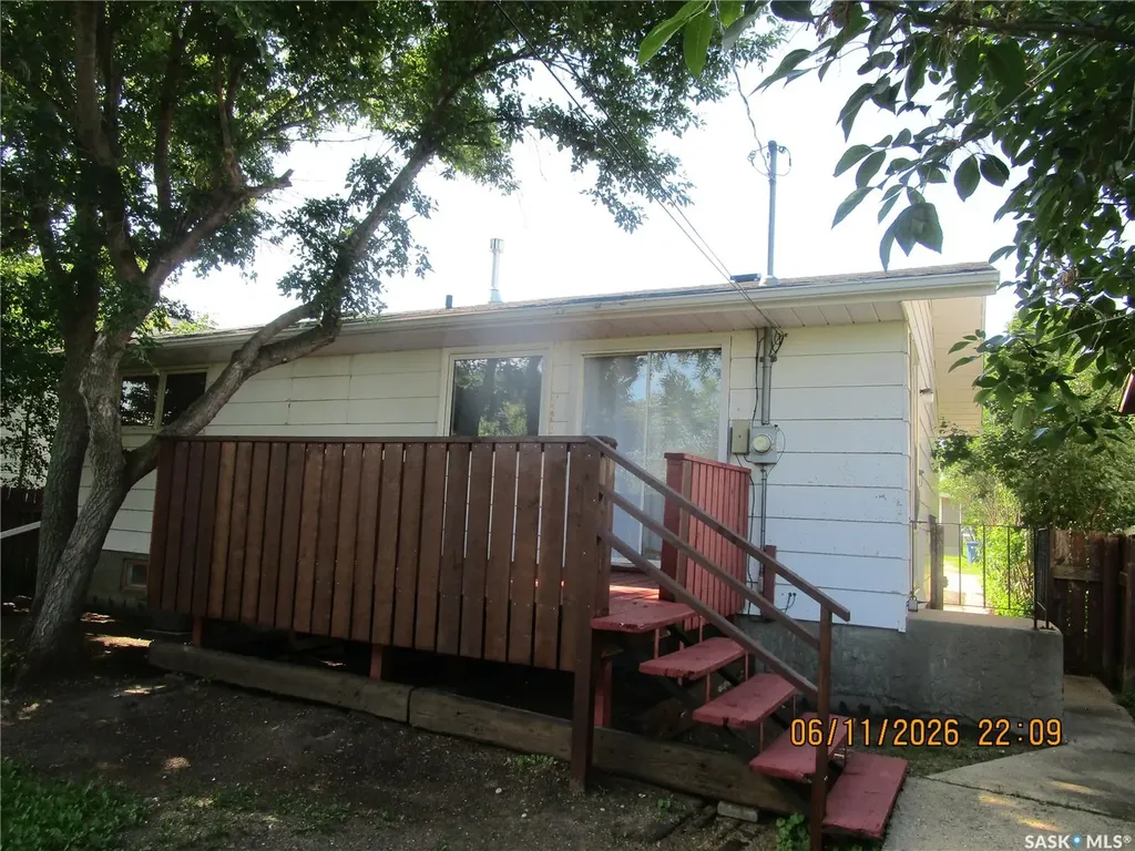 504 4th Avenue W Assiniboia SK S0H 0B0