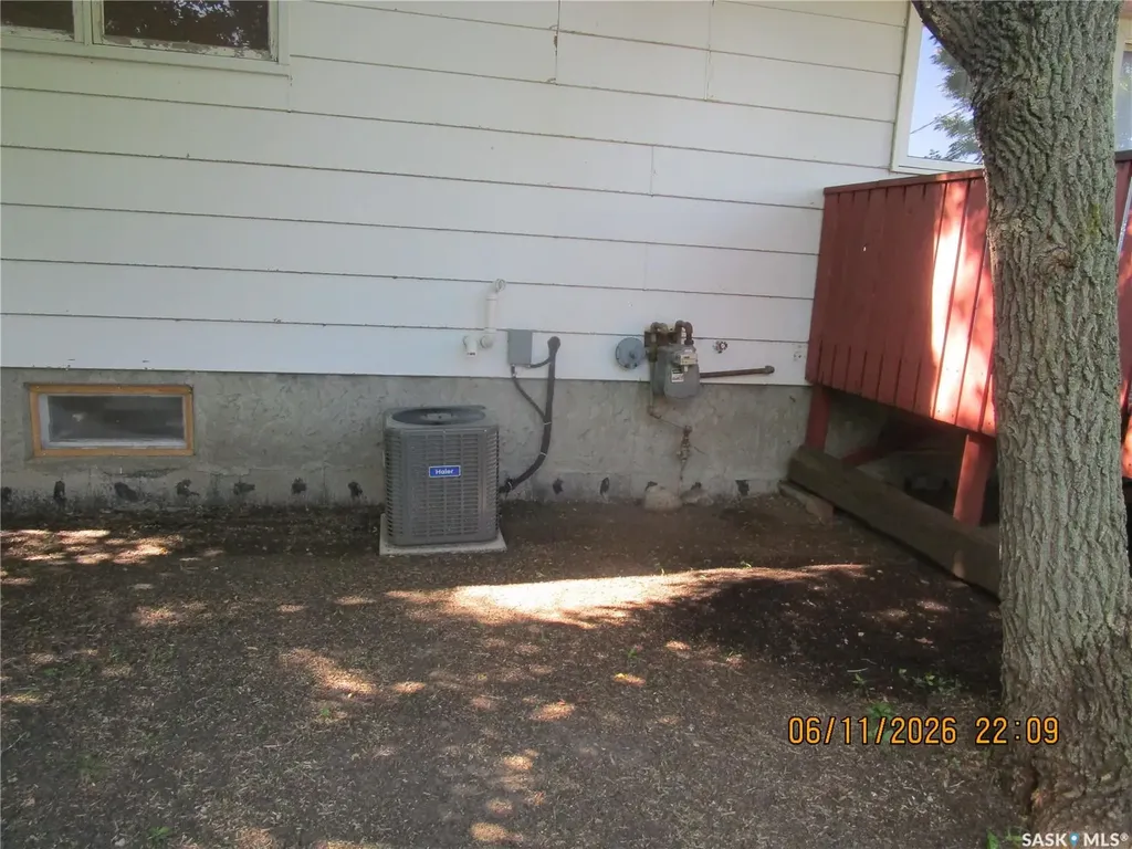 504 4th Avenue W Assiniboia SK S0H 0B0
