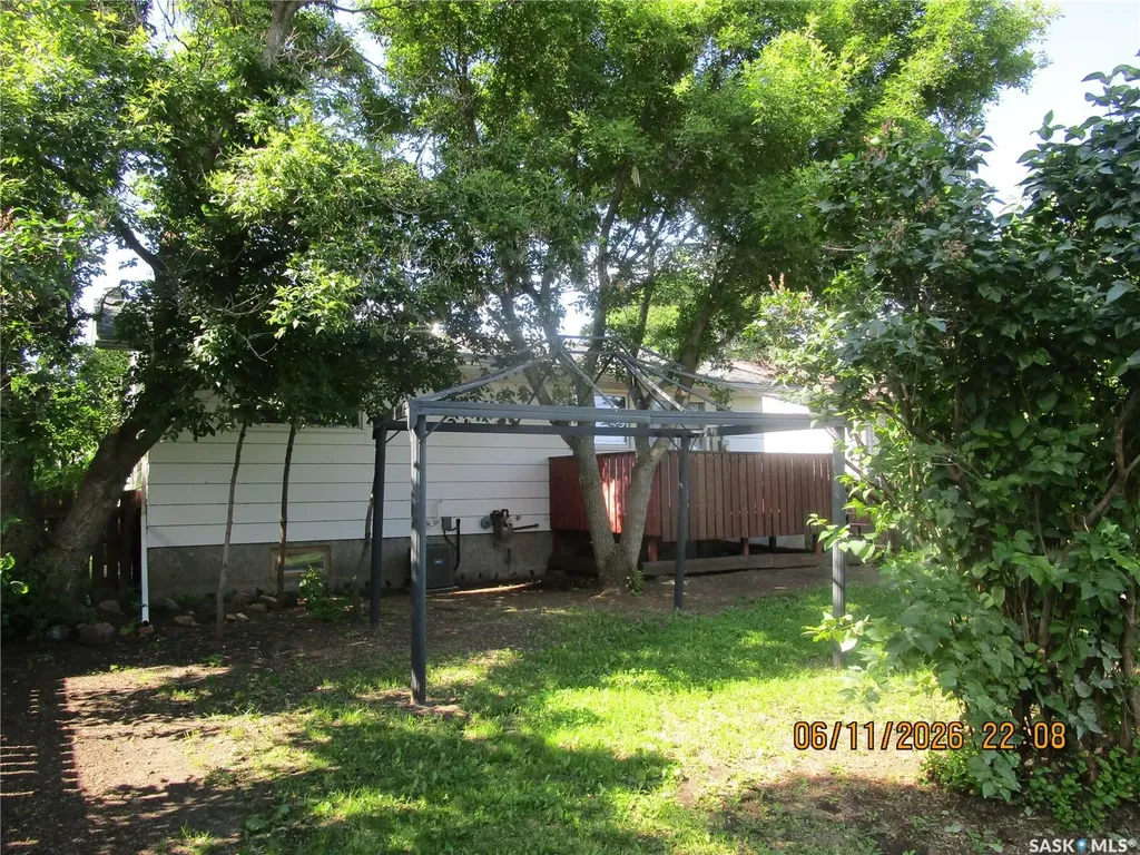 504 4th Avenue W Assiniboia SK S0H 0B0