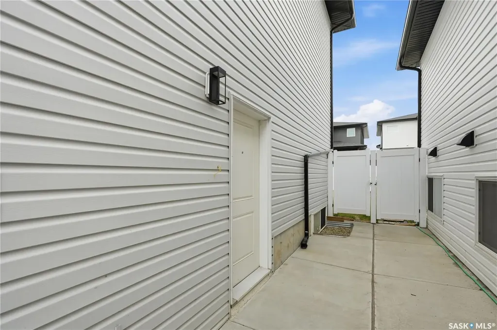 530 Taskamanwa Street Saskatoon SK S7V 1P8