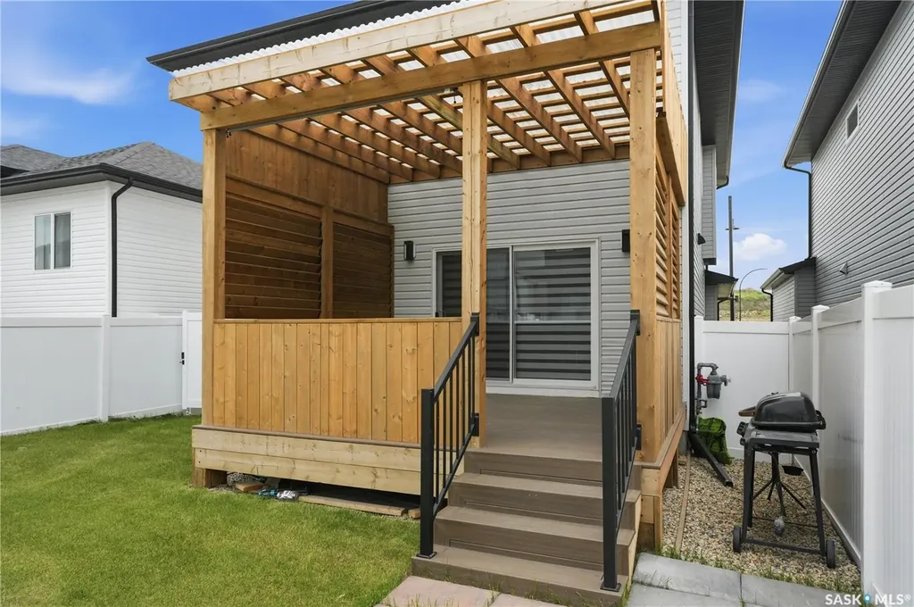 530 Taskamanwa Street Saskatoon SK S7V 1P8