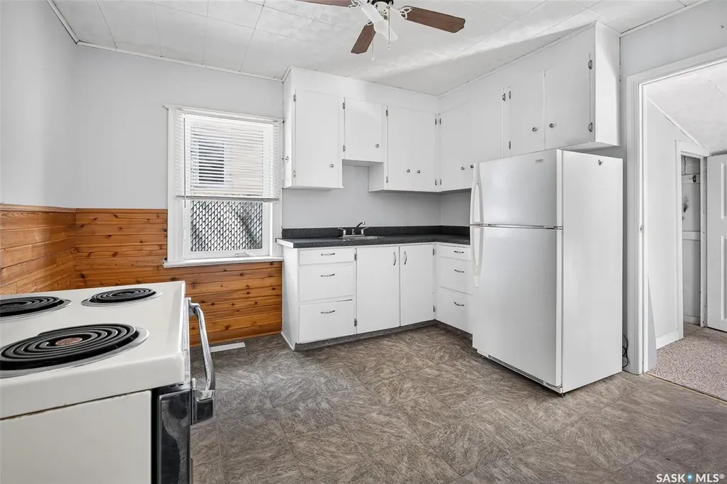 40 Iroquois Street E Moose Jaw SK S6H 4S8