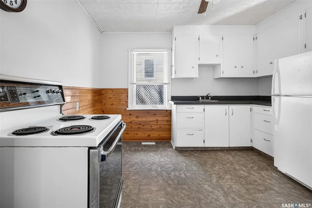 40 Iroquois Street E Moose Jaw SK S6H 4S8