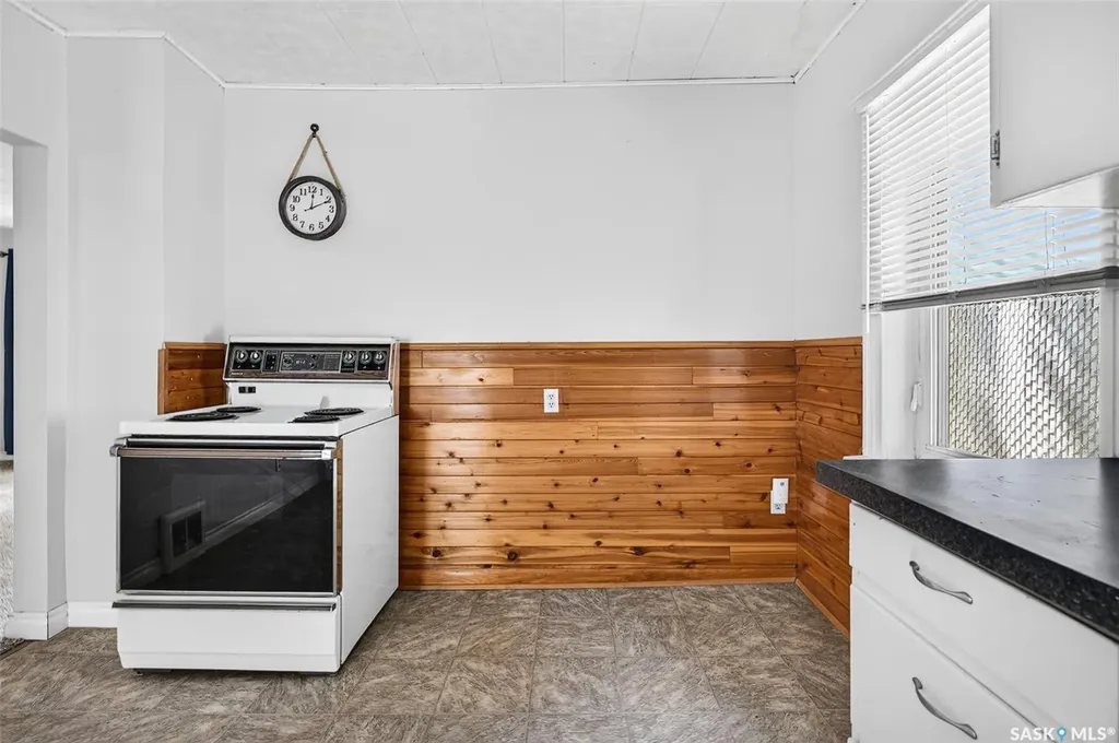 40 Iroquois Street E Moose Jaw SK S6H 4S8