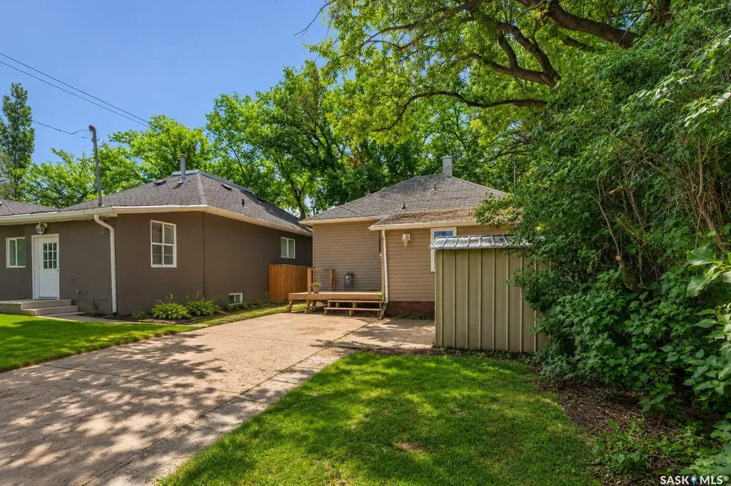 40 Iroquois Street E Moose Jaw SK S6H 4S8